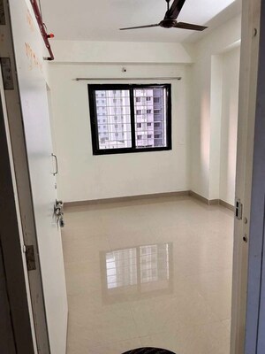 Building Lobby in 1 BHK Apartment at Saraswati Building Goregaon, Goregaon West – for Rent