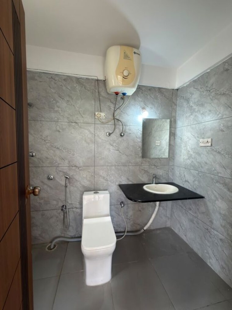 Bathroom, garden-apartments 3 Bedroom 1750 Sq.Ft. Apartment In Vittal Mallya Road Bangalore 10682621
