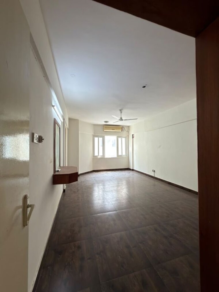 Room, garden-apartments 3 Bedroom 1750 Sq.Ft. Apartment In Vittal Mallya Road Bangalore 10682621