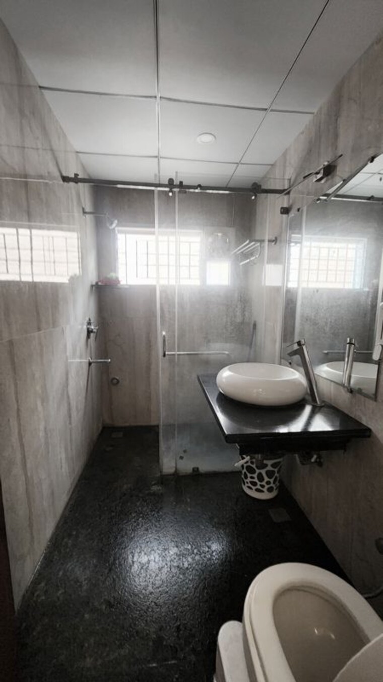 Bathroom, indiranagar 3 Bedroom 1630 Sq.Ft. Builder Floor In Indiranagar Bangalore 10643269
