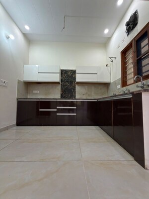 Kitchen in 4 BHK Apartment at DLF Trinity Towers, Dlf Phase V – for Rent