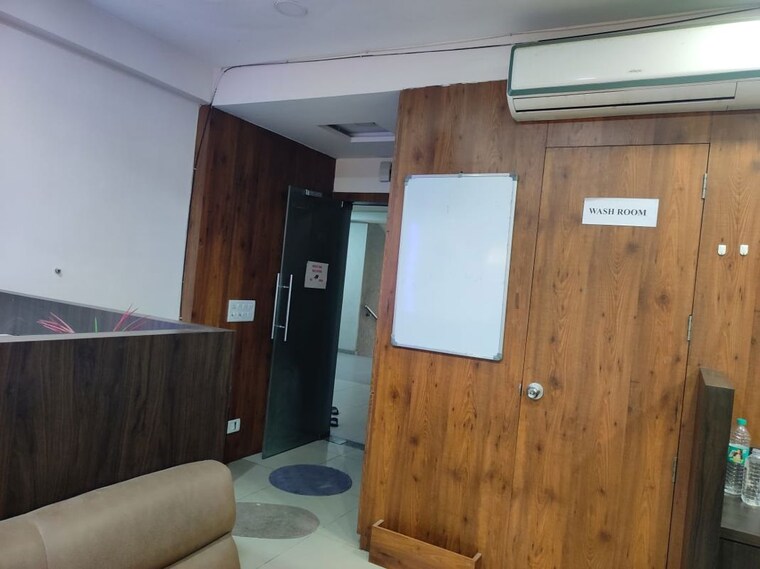 undefined, goyal-palladium Commercial Office Space 685 Sq.Ft. In Makarba Ahmedabad 10682637