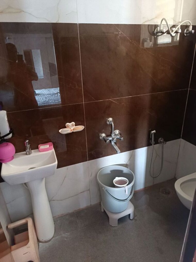 Bathroom, slv-icon 2 Bedroom 925 Sq.Ft. Apartment In Yelahanka Bangalore 10682645