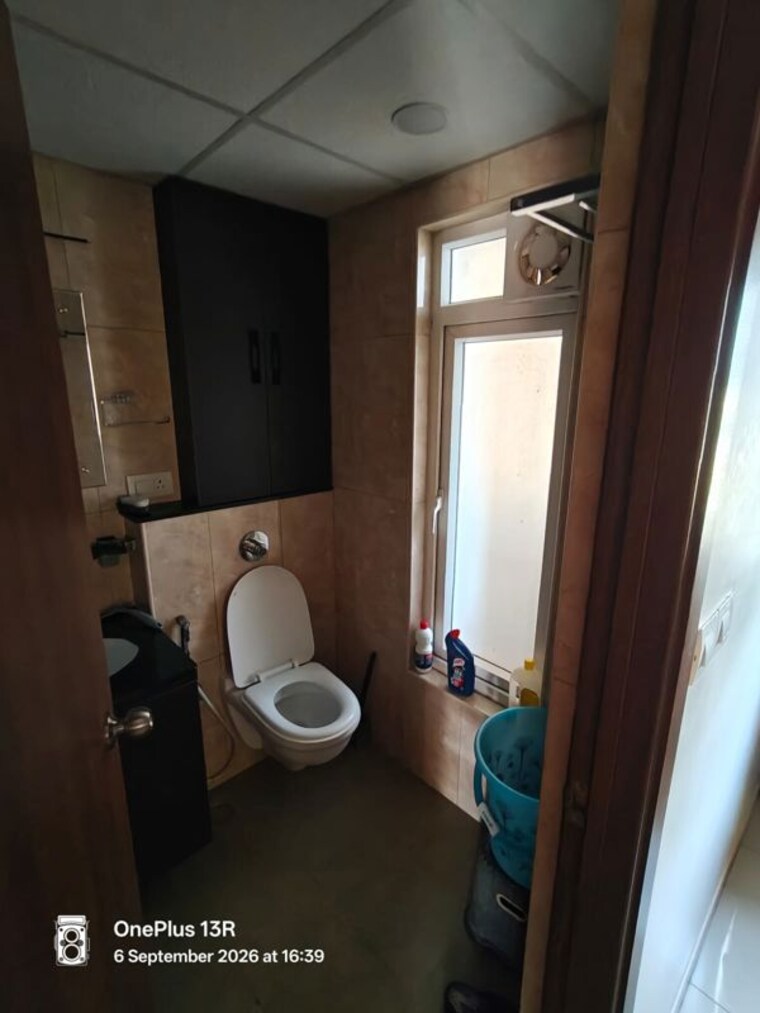 Bathroom, vaswani-menlo-park 3 Bedroom 1699 Sq.Ft. Apartment In Whitefield Bangalore 10682649