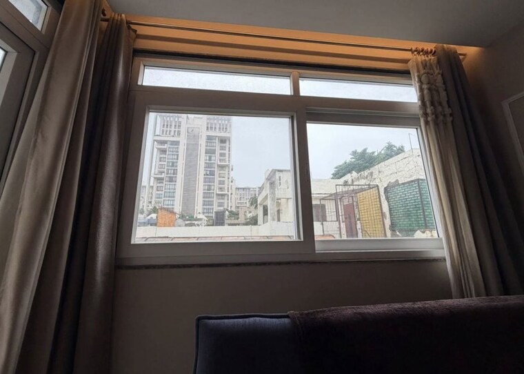 Bedroom, rajouri garden 3 Bedroom 130 Sq.Yd. Builder Floor In Rajouri Garden Delhi 10682674
