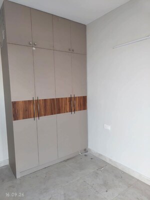 Furnished Amenities in 3.5 BHK Apartment at Signature Global City, Sector 37d – for Rent