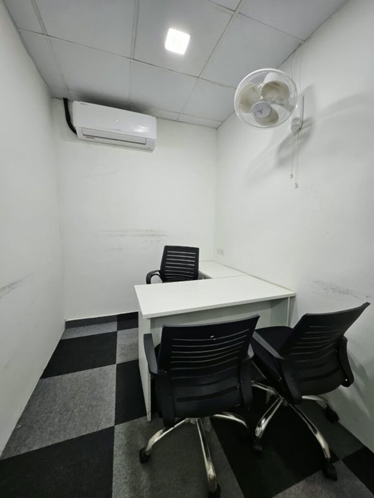 Team Area, sector 63 Commercial Office Space 750 Sq.Ft. In Sector 63 Noida 10682672