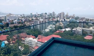 Swimming Pool in 3 BHK Apartment at Platinum  Park Reach, Bandra West – for Sale