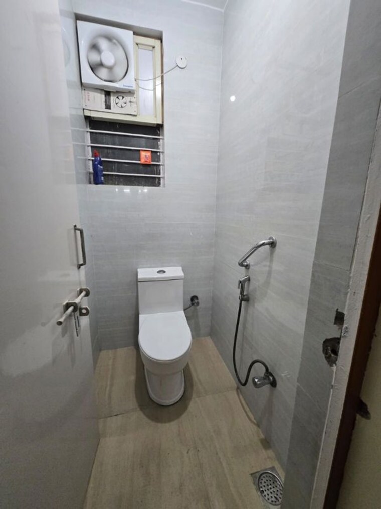 Bathroom, vasant kunj 2 Bedroom 900 Sq.Ft. Apartment In Vasant Kunj Delhi 10682712