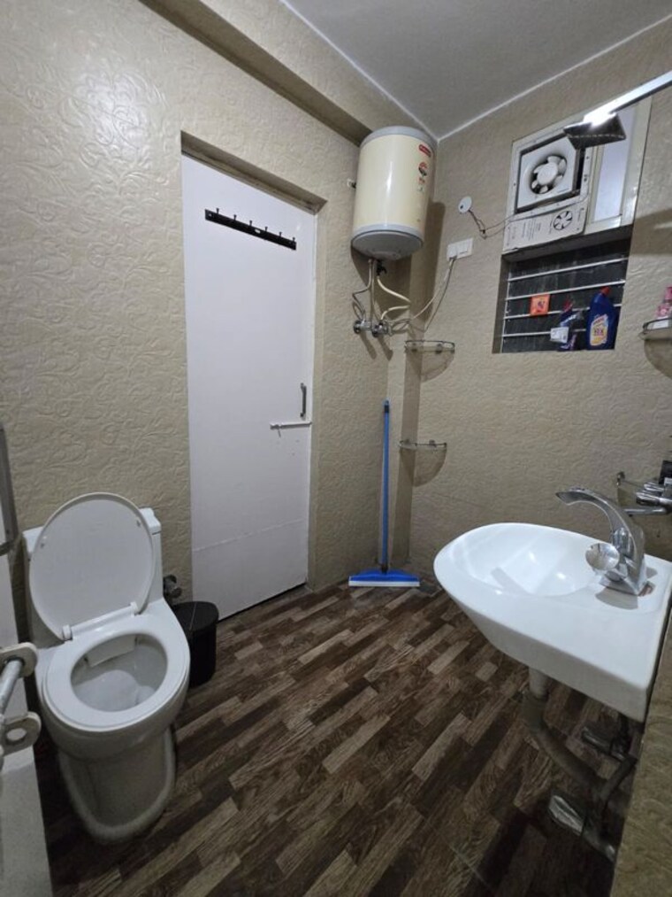 Bathroom, vasant kunj 2 Bedroom 900 Sq.Ft. Apartment In Vasant Kunj Delhi 10682712