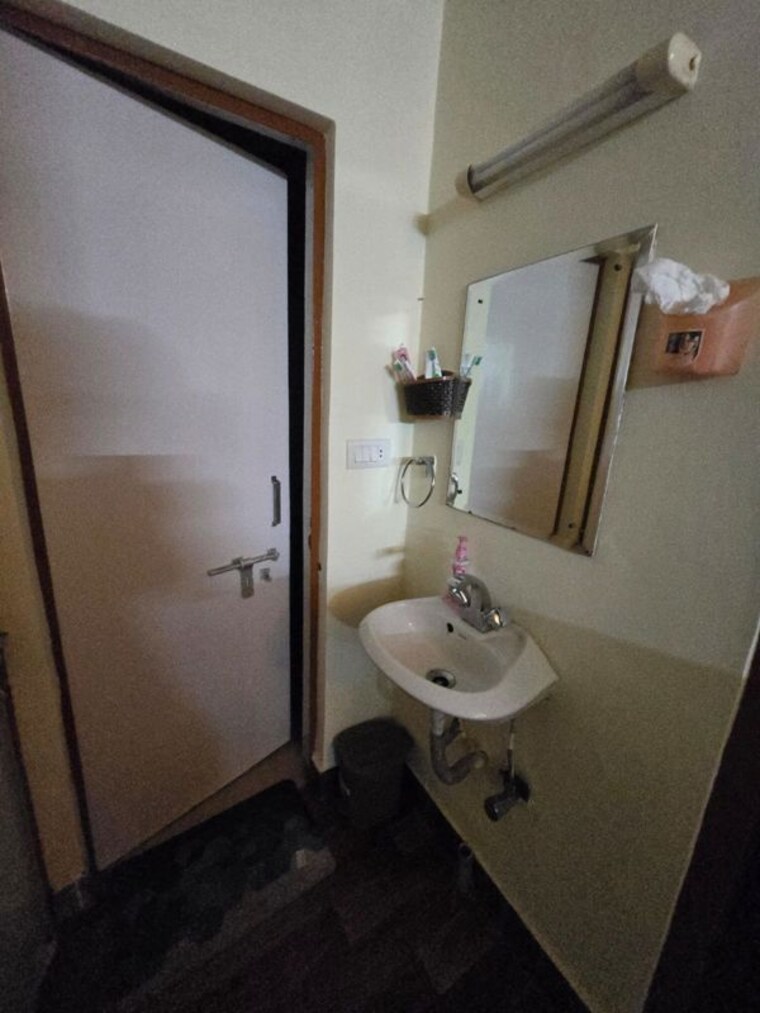 Bathroom, vasant kunj 2 Bedroom 900 Sq.Ft. Apartment In Vasant Kunj Delhi 10682712