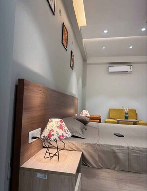 Furnished Amenities in 2 BHK Builder Floor at Ramesh Nagar – for Rent