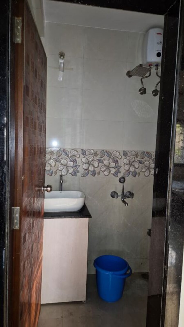 Bathroom, jal-vayu-vihar-apartments 2 Bedroom 930 Sq.Ft. Apartment In Powai Mumbai 10682717