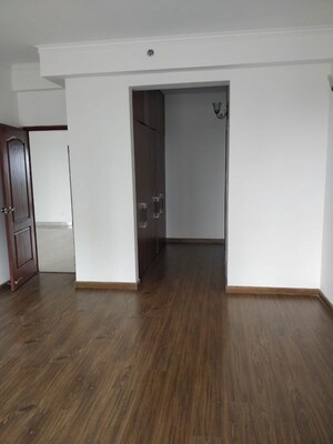 Room in 4 BHK Apartment at ATS Pristine, Sector 150 – for Rent