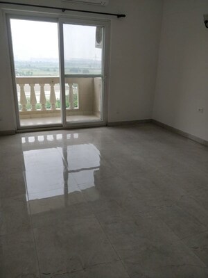 Room in 4 BHK Apartment at ATS Pristine, Sector 150 – for Rent