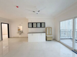 Room in 3 BHK Apartment at Rajapushpa Provincia, Narsingi – for Rent