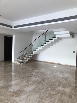Parking in 4 BHK Penthouse at Indraprastha Schon, Richmond Town – for Sale