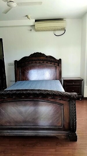 Bedroom in 3 BHK Apartment at Amanora Future Towers, Hadapsar – for Rent
