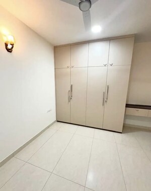 Room in 3 BHK Apartment at Prestige Beverly Hills, Kokapet – for Rent