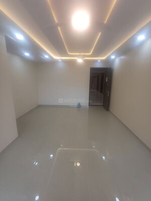 Room in 3 BHK Apartment at Vasant Oscar, Mulund West – for Rent