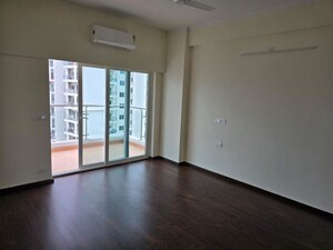 Room in 3.5 BHK Apartment at Shree Vardhman Victoria, Sector 70 – for Rent
