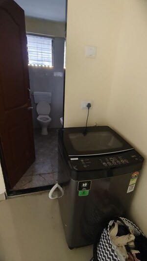 Furnished Amenities in  Pg at Riddhi Gardens CHS, Malad East – for Rent