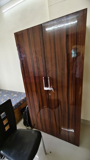 Furnished Amenities in  Pg at Riddhi Gardens CHS, Malad East – for Rent