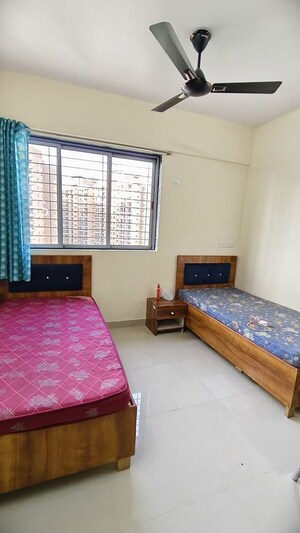  Pg For Rent in Riddhi Gardens CHS, Malad East