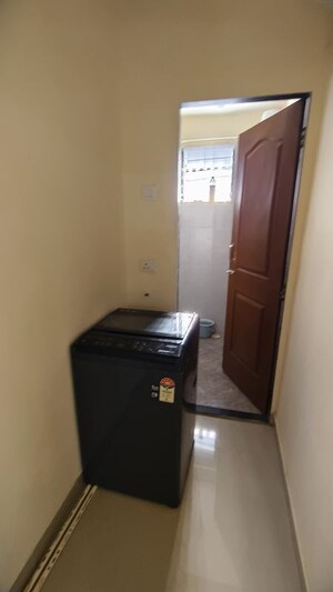 Furnished Amenities in  Pg at Riddhi Gardens CHS, Malad East – for Rent