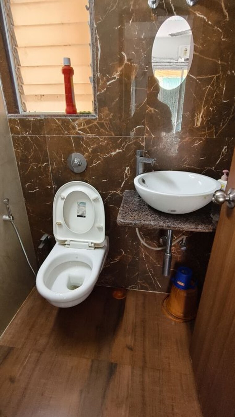Bathroom, gokuldham colony Pg For Boys & Girls In Gokuldham Colony 10682813