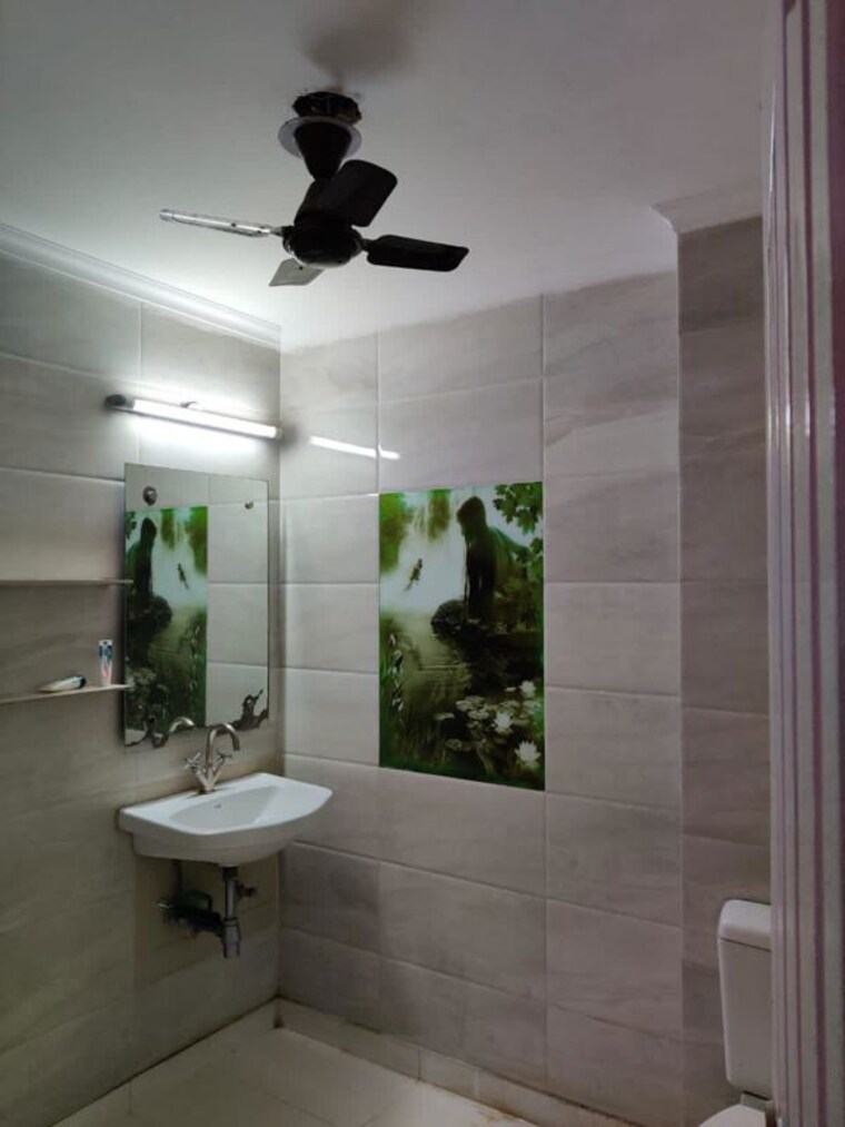 Bathroom, tulip-white 3 Bedroom 1326 Sq.Ft. Apartment In Sector 69 Gurgaon 10682818