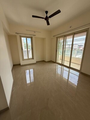 Room in 2 BHK Apartment at The Construction West End Village, Paud Road – for Rent