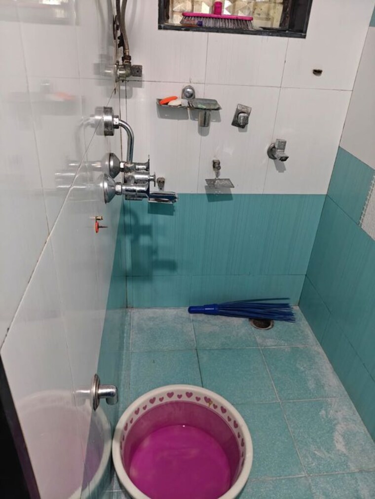 Bathroom, uttam-chs-kopri  600 Sq.Ft. Apartment In Kopri Thane 10682890