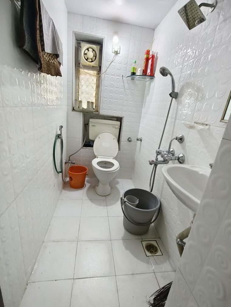 Bathroom, yashodham-complex Pg For Girls In Goregaon East 10682882