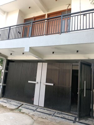 Team Area in 3 BHK Builder Floor at Maidan Garhi – for Sale