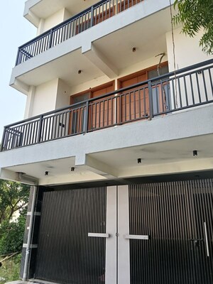 3 BHK Builder Floor For Sale in Maidan Garhi
