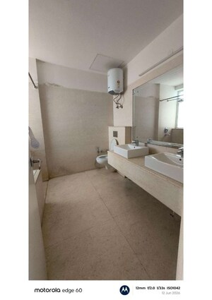 Room in 3 BHK Builder Floor at Sector 22 – for Rent
