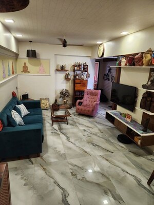 Team Area in 2 BHK Apartment at Raheja Interface Heights, Malad West – for Sale