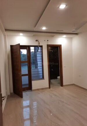 Building Lobby in 2 BHK Builder Floor at RPS Palm Drive, Sector 88 – for Sale