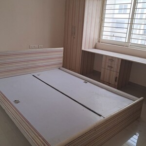 Room in 3 BHK Apartment at Cybercity Rainbow Vistas, Hi Tech City – for Rent