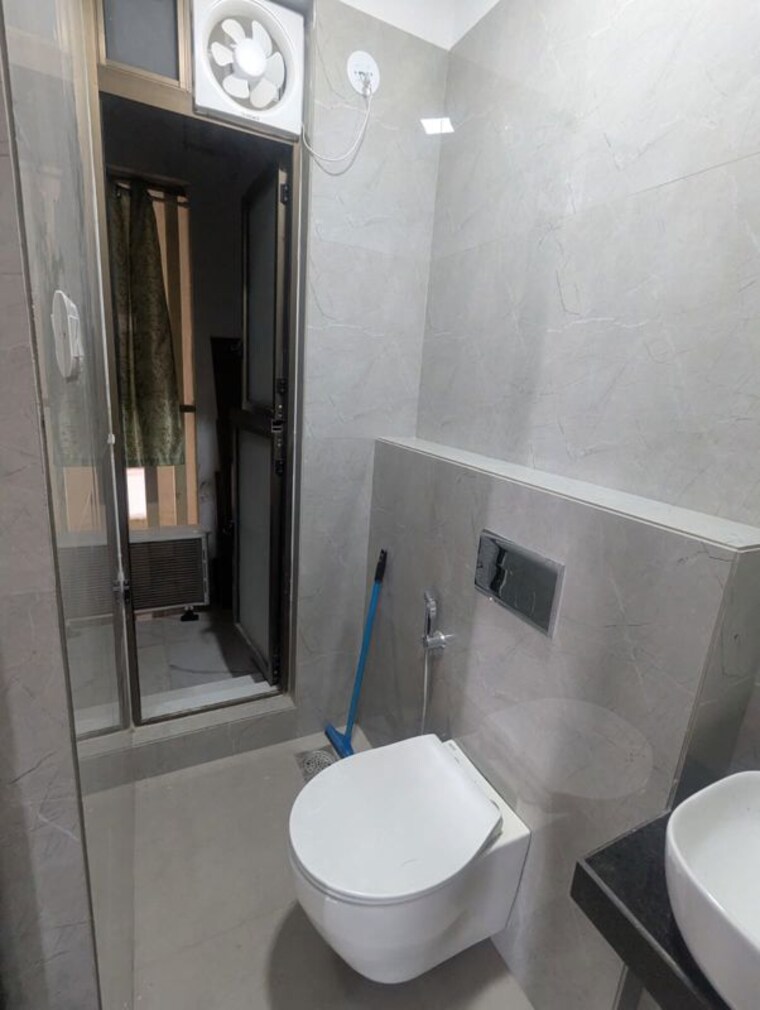Bathroom, raymond-ten-x-habitat 1 Bedroom 600 Sq.Ft. Apartment In Pokhran Road No Two Thane 10682948