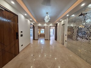 Room in 3 BHK Builder Floor at Sector 23 – for Rent