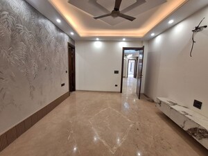 Room in 3 BHK Builder Floor at Sector 23 – for Rent