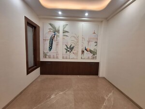 Room in 3 BHK Builder Floor at Sector 23 – for Rent