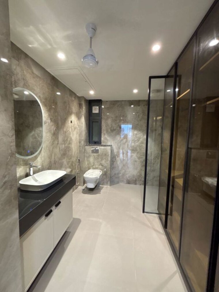 Bathroom, sector 22 4 Bedroom 2500 Sq.Ft. Builder Floor In Sector 22 Gurgaon 10682961