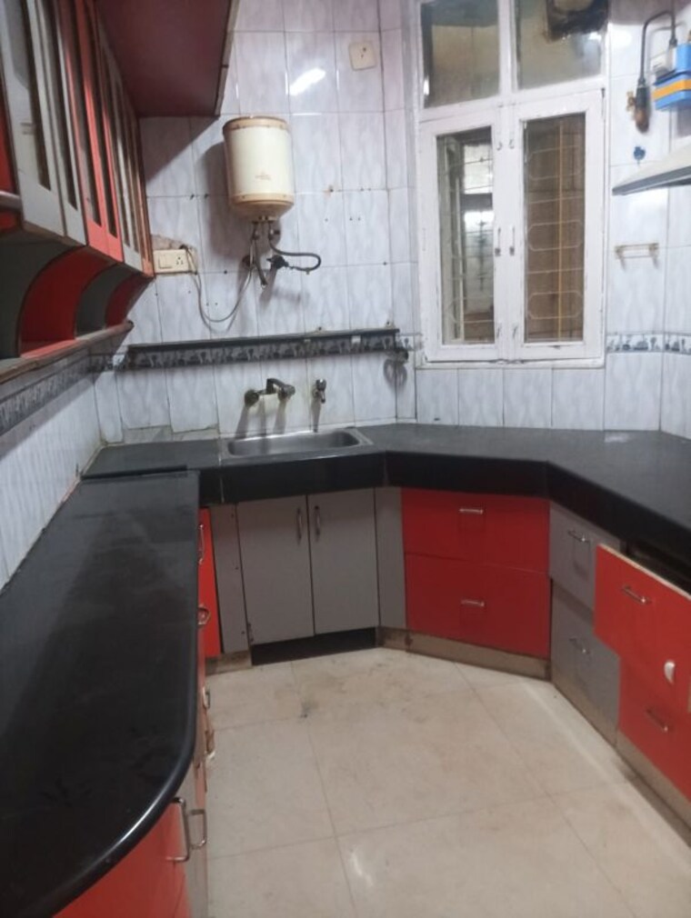 Kitchen, patparganj 2 Bedroom 900 Sq.Ft. Apartment In Patparganj Delhi 10682971