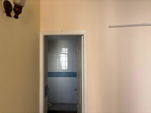 Furnished Amenities in 3 BHK Apartment at Unitech Uniworld Gardens 2, Sector 47 – for Rent