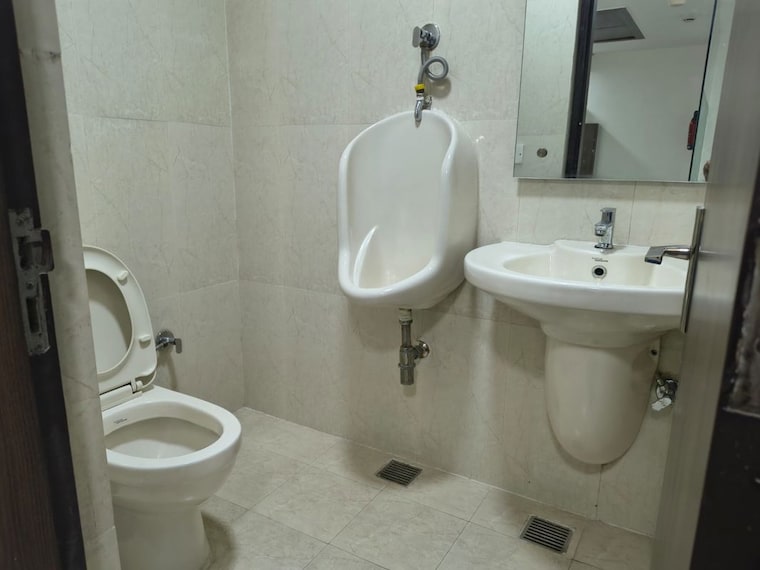 Bathroom, jasola Commercial Office Space 1056 Sq.Ft. In Jasola Delhi 10682965