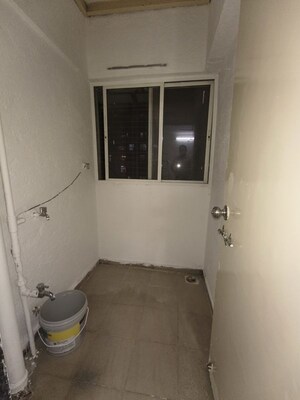 Room in 3 BHK Apartment at Mahesh Galaxy, Sinhagad Road – for Sale