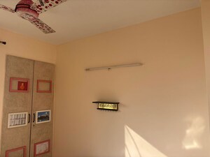 Furnished Amenities in 3 BHK Apartment at Unitech Uniworld Gardens 2, Sector 47 – for Rent